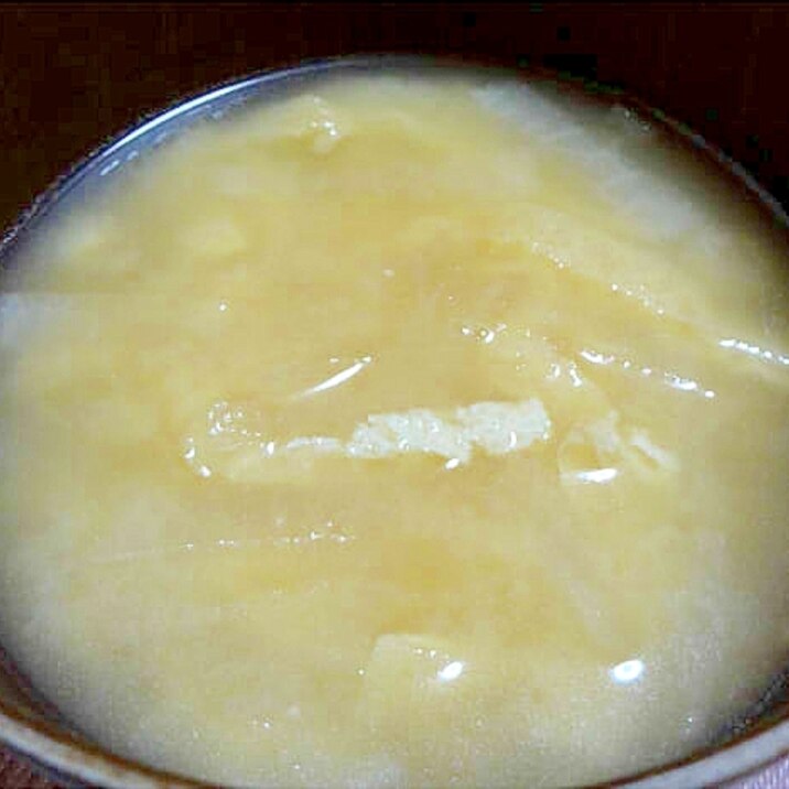 冷凍油揚げを使ってサッと作れるお味噌汁